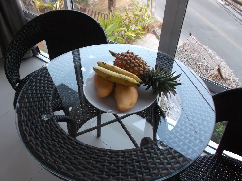 But Different Phuket Boutique Hotel Nai Harn Экстерьер фото