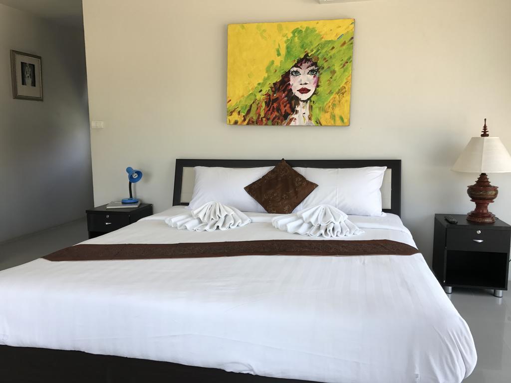 But Different Phuket Boutique Hotel Nai Harn Экстерьер фото