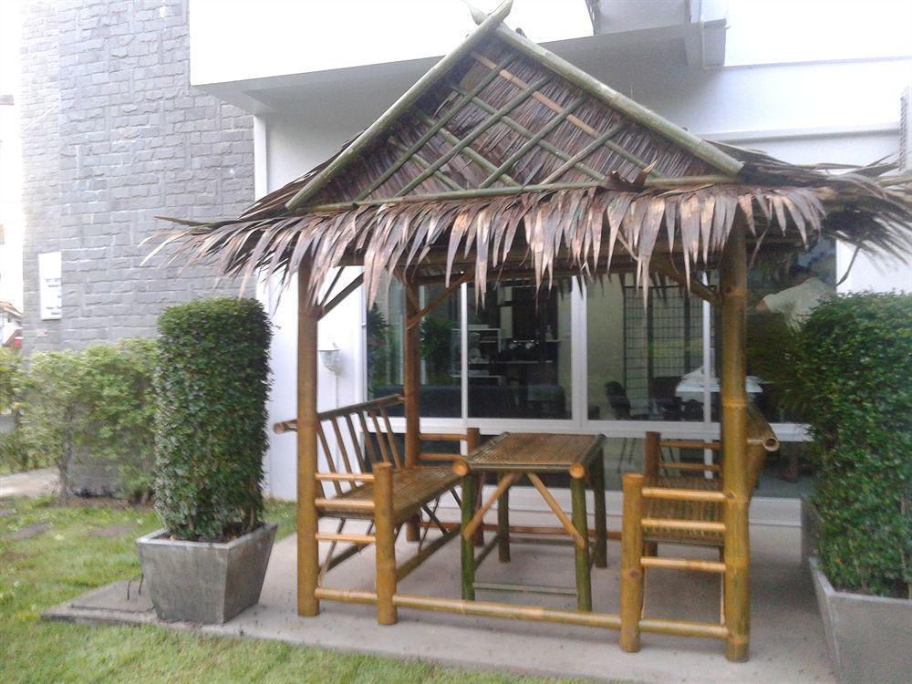 But Different Phuket Boutique Hotel Nai Harn Экстерьер фото