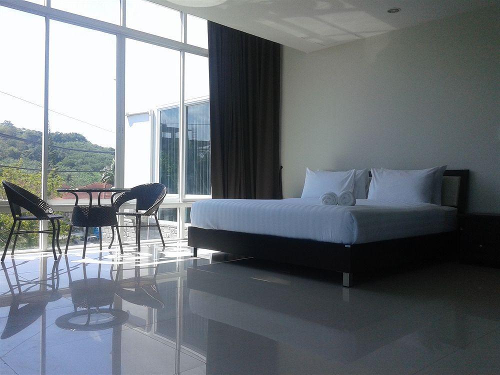 But Different Phuket Boutique Hotel Nai Harn Экстерьер фото