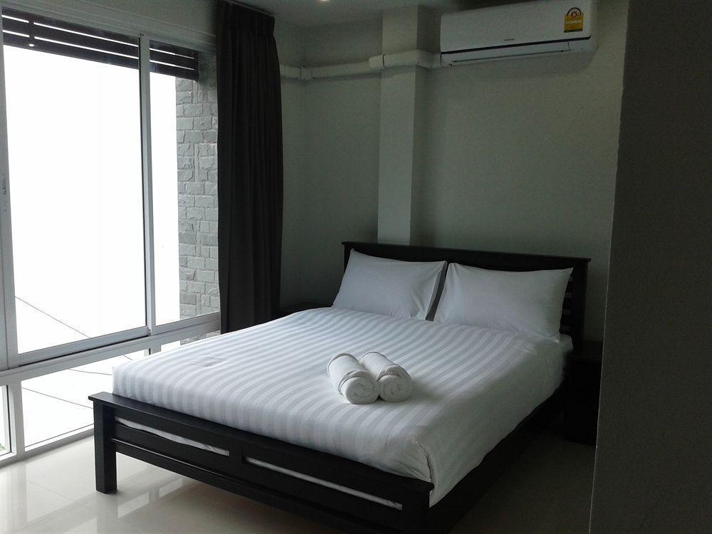 But Different Phuket Boutique Hotel Nai Harn Экстерьер фото