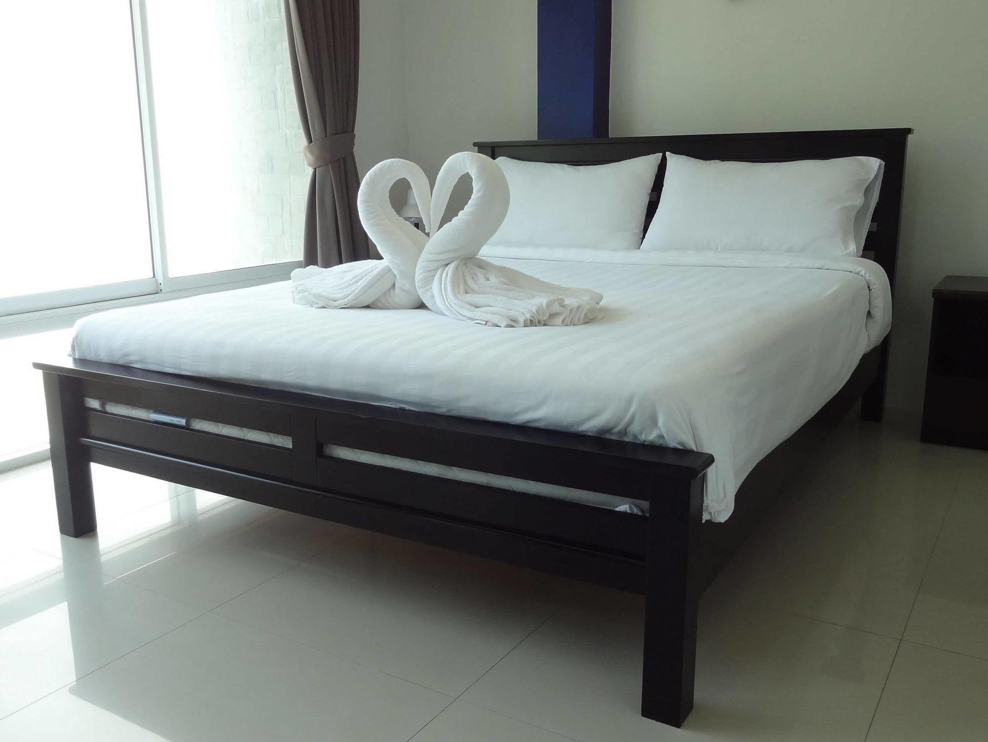 But Different Phuket Boutique Hotel Nai Harn Экстерьер фото