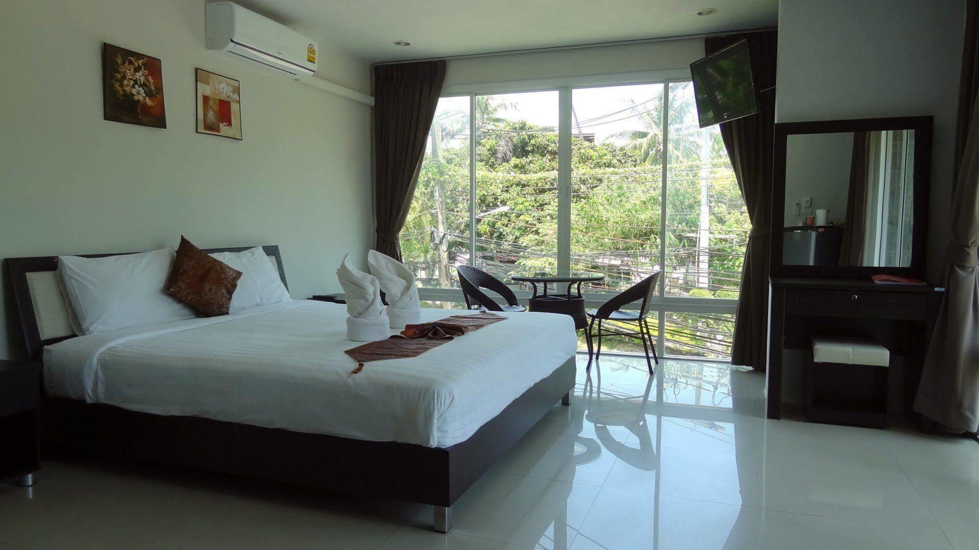 But Different Phuket Boutique Hotel Nai Harn Экстерьер фото