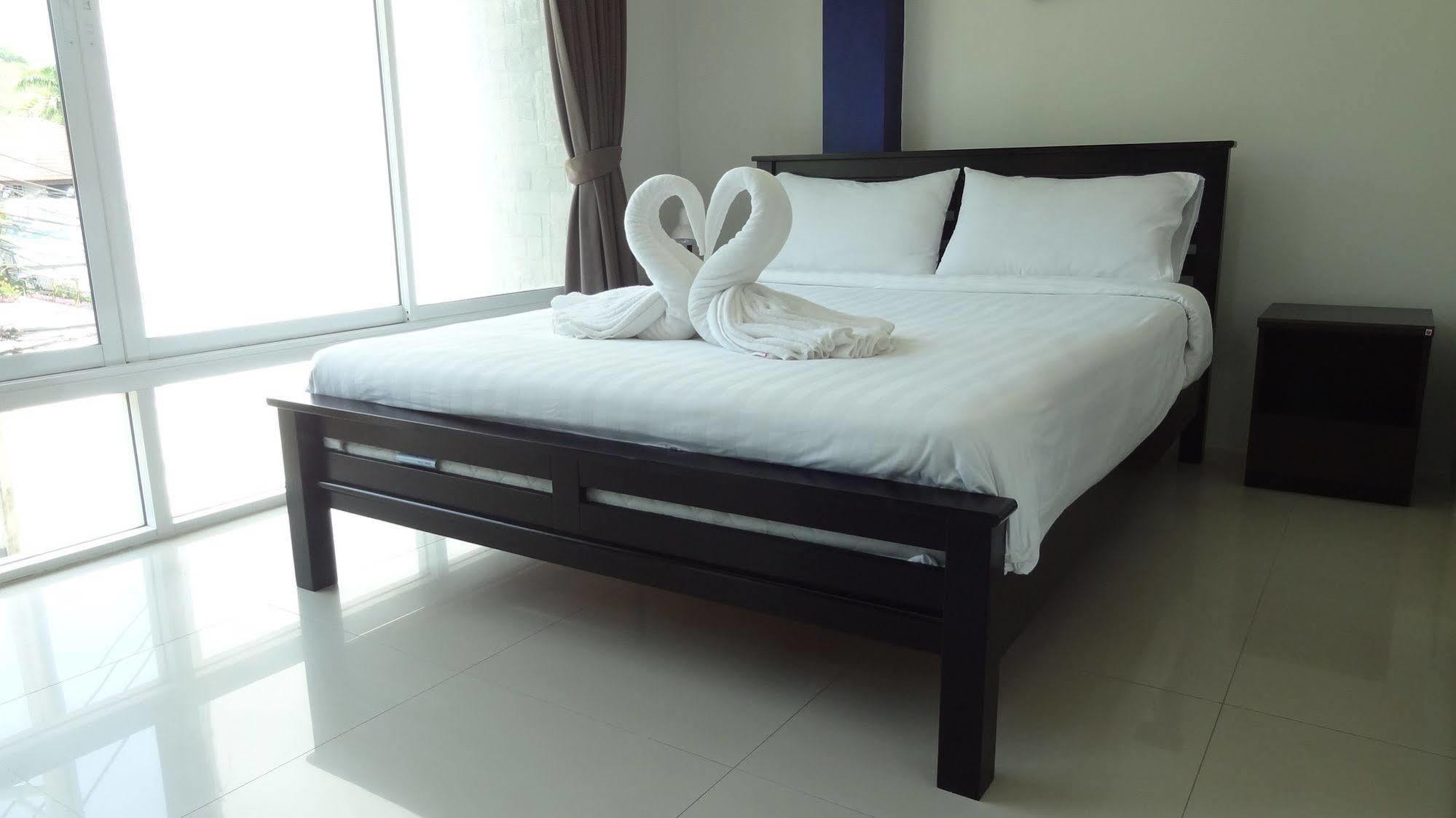 But Different Phuket Boutique Hotel Nai Harn Экстерьер фото