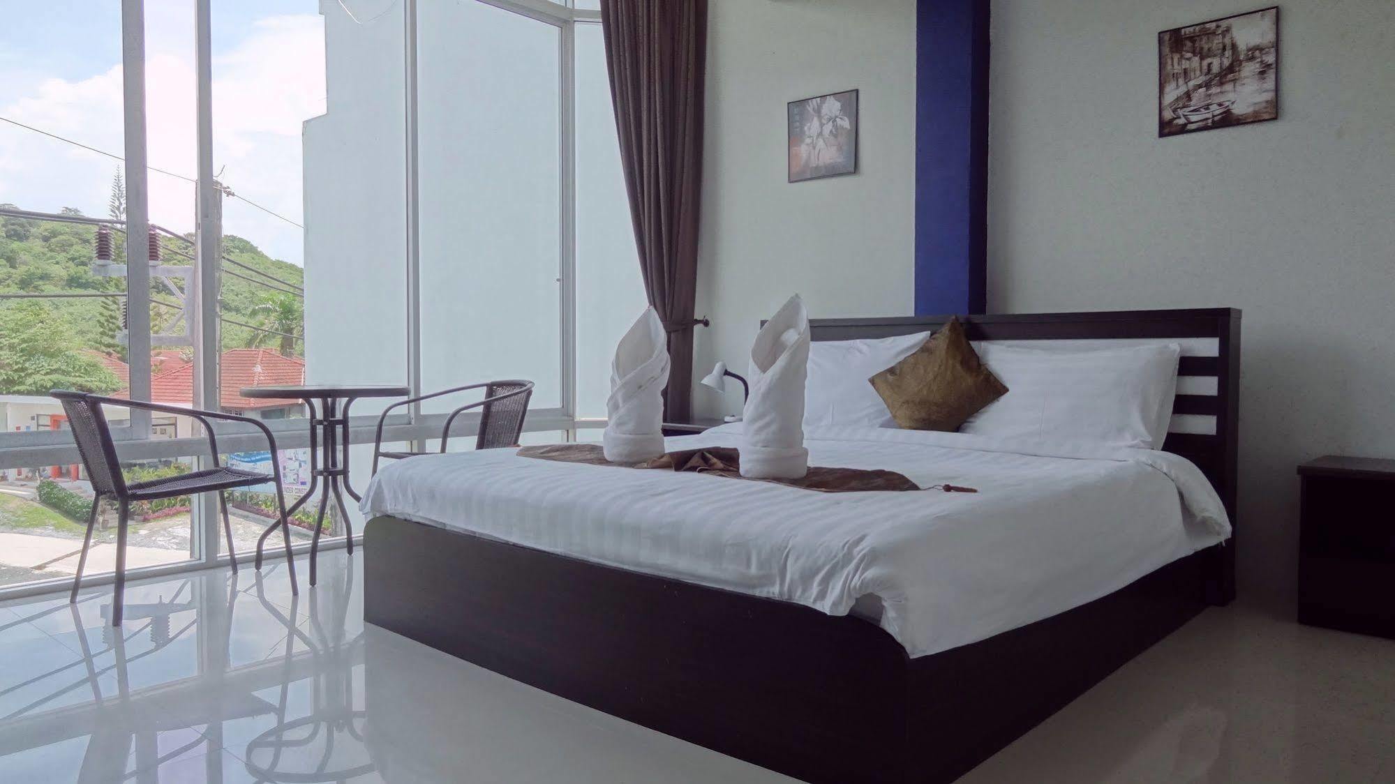 But Different Phuket Boutique Hotel Nai Harn Экстерьер фото