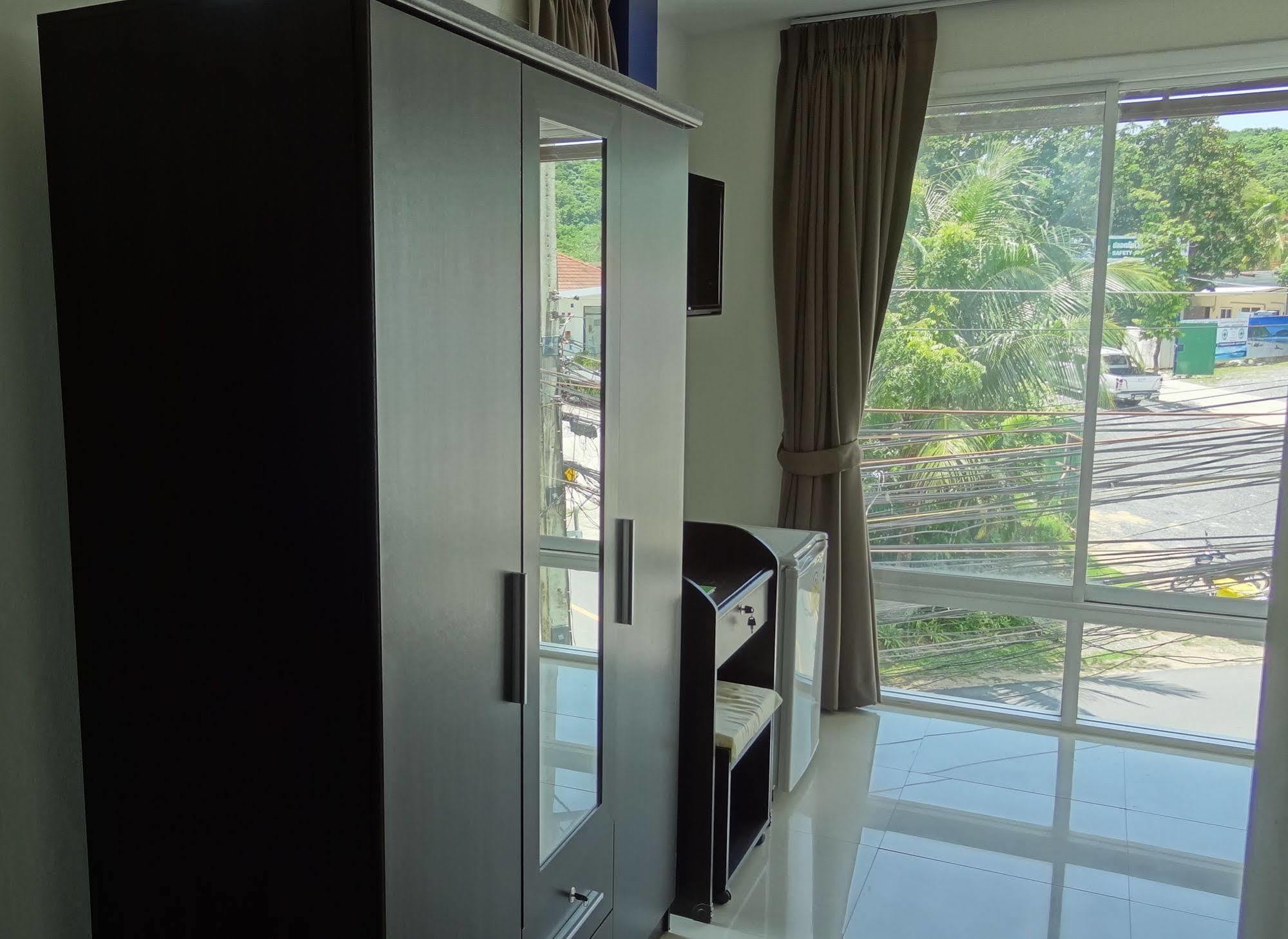 But Different Phuket Boutique Hotel Nai Harn Экстерьер фото