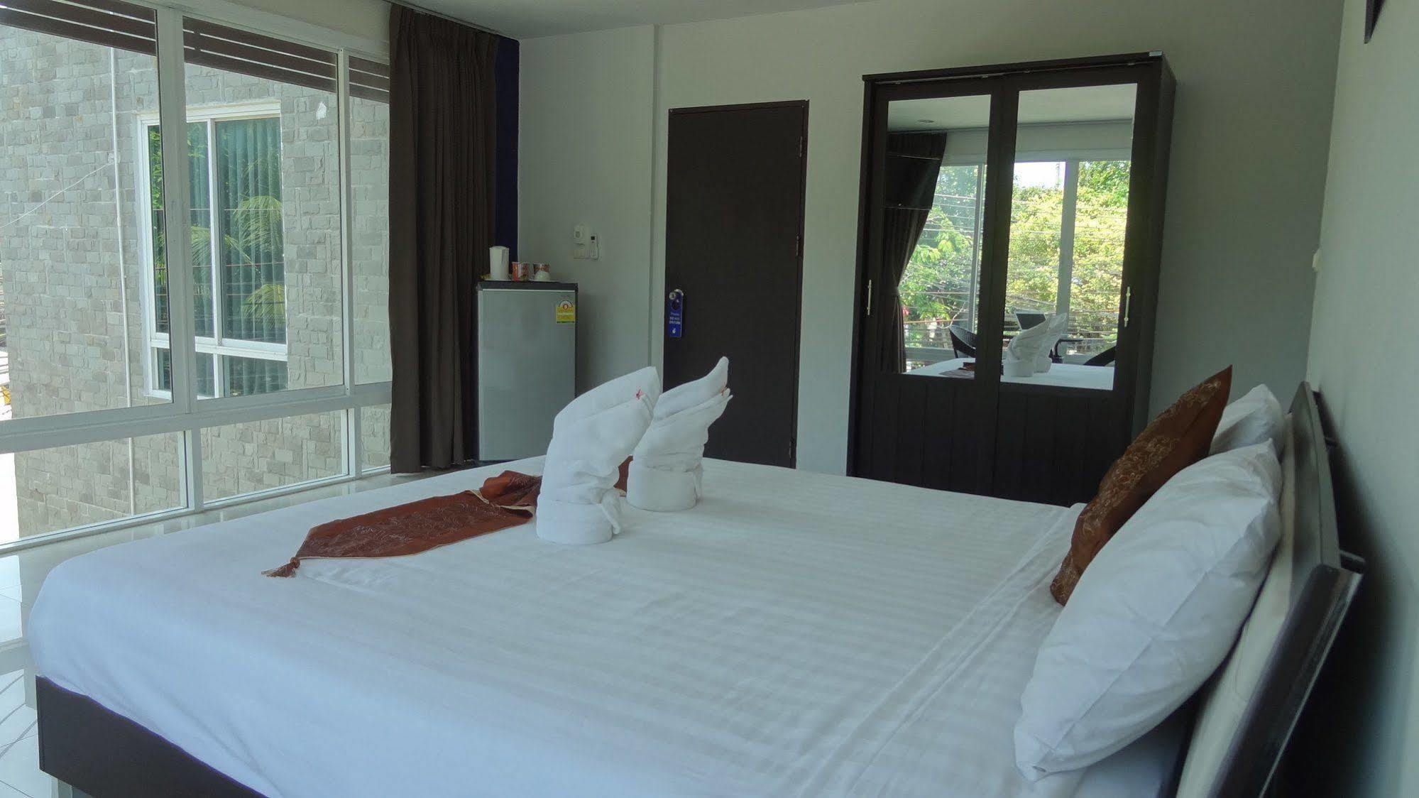 But Different Phuket Boutique Hotel Nai Harn Экстерьер фото