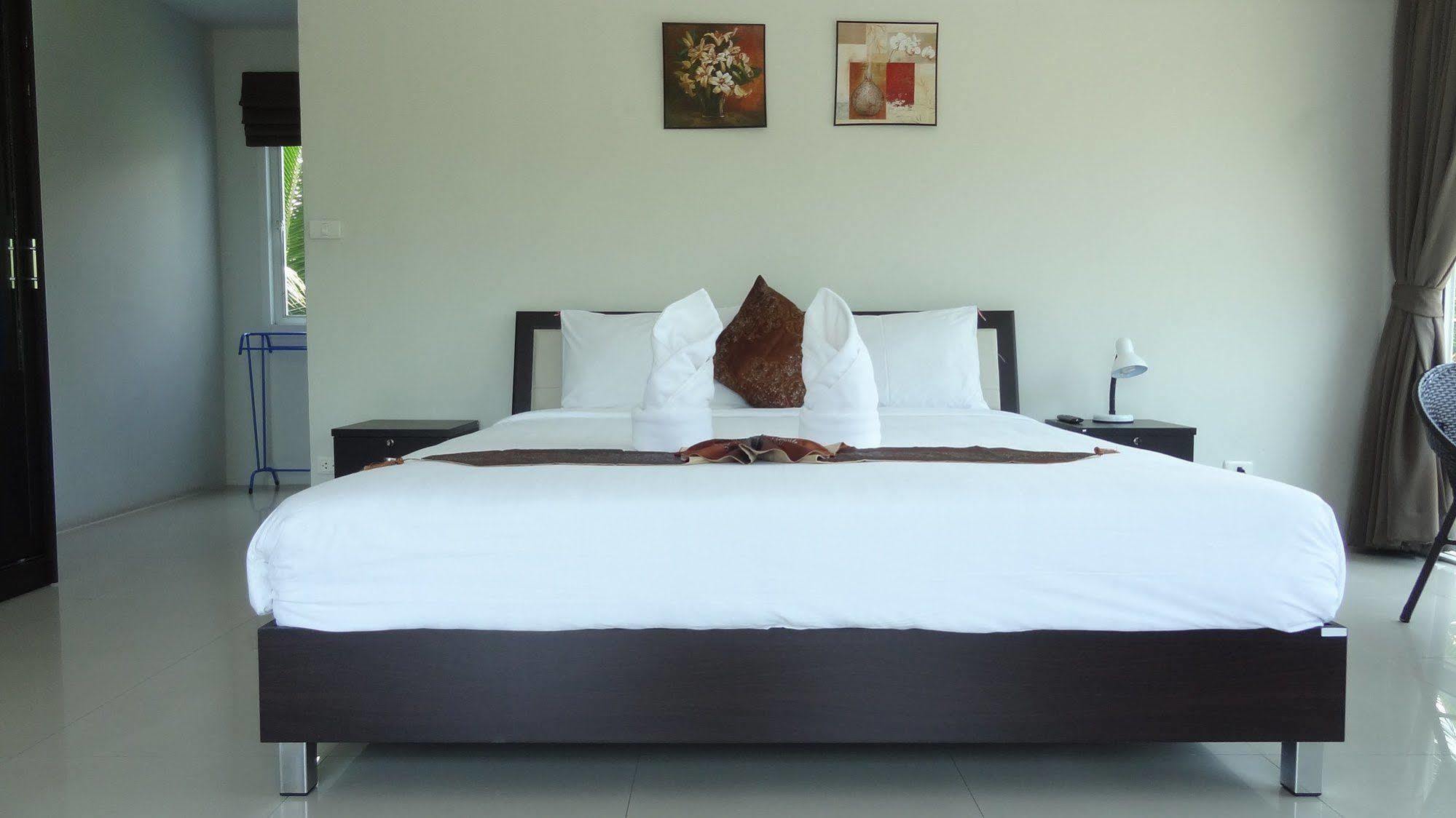 But Different Phuket Boutique Hotel Nai Harn Экстерьер фото