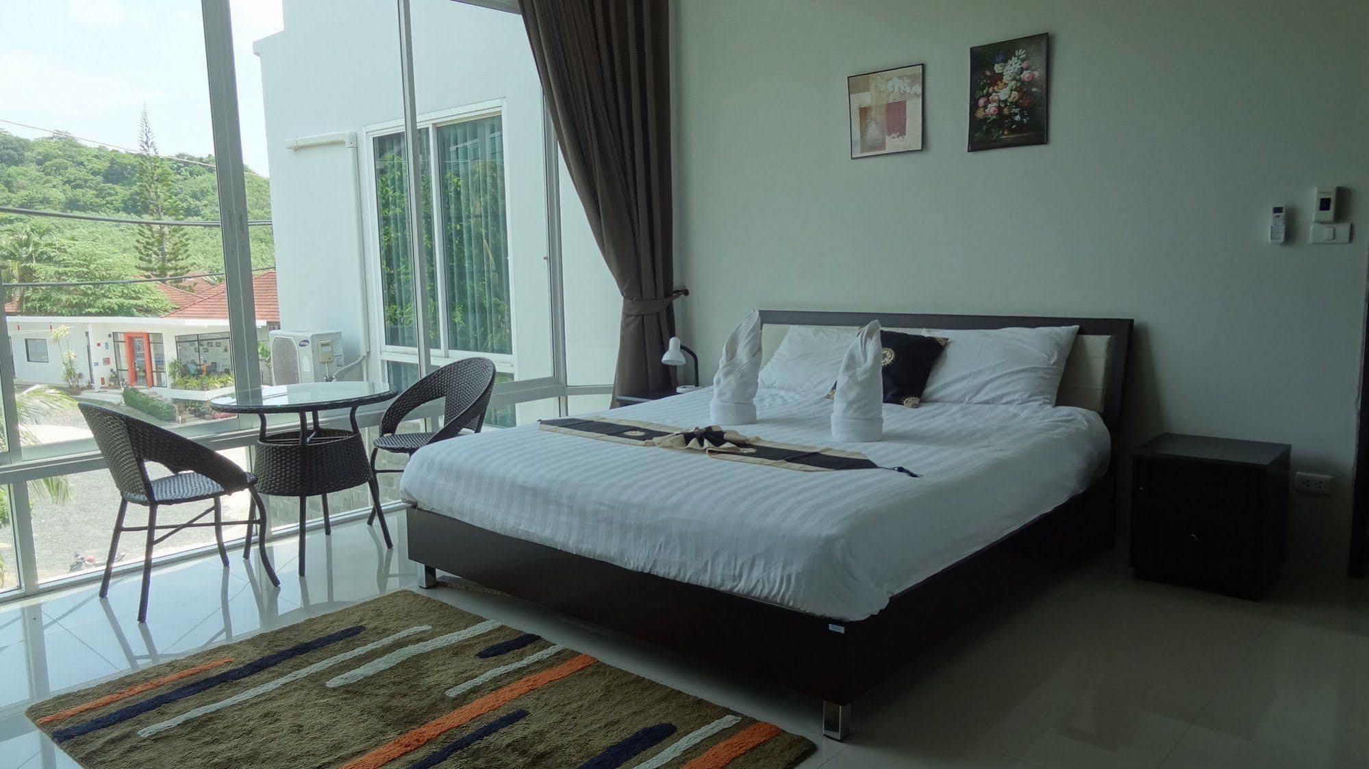 But Different Phuket Boutique Hotel Nai Harn Экстерьер фото